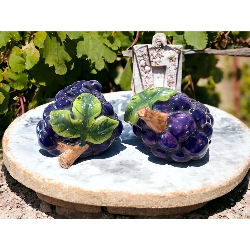 V Vintage Grape Salt and Pepper Shaker Grapevine Home Decor Idea Collectible
